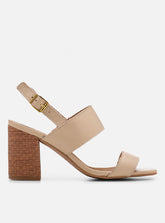 Sandália Salto Bloco em Couro Off White Tira Larga