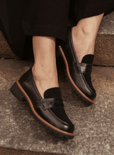 Mocassim Tratorado Preto em Couro