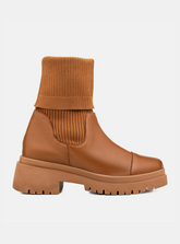 Bota em Couro Tratorado Duo Julia Caramelo