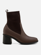 Bota em Couro Cano Médio Meia Café