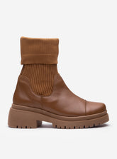 Bota em Couro Tratorado Duo Julia Caramelo