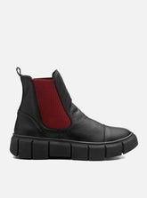 Bota em Couro Chelsea Lia Preto e Vermelho