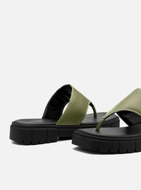 Rasteira em Couro Flat Gabi Verde Oliva