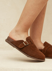 Clog em Couro Camurça Caramelo