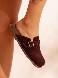 Clog Couro Camurça Vinho Fivela