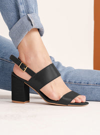 Sandália Salto Bloco em Couro Preta Tira Larga