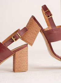 Sandália Salto Bloco em Couro Bordô Tira Larga
