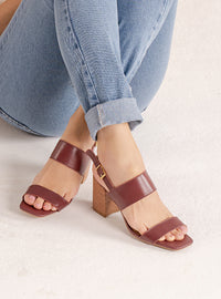 Sandália Salto Bloco em Couro Bordô Tira Larga