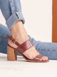 Sandália Salto Bloco em Couro Bordô Tira Larga