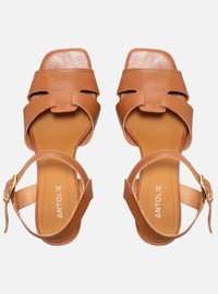 Sandália Salto Bloco em Couro Caramelo Tiras Enlace