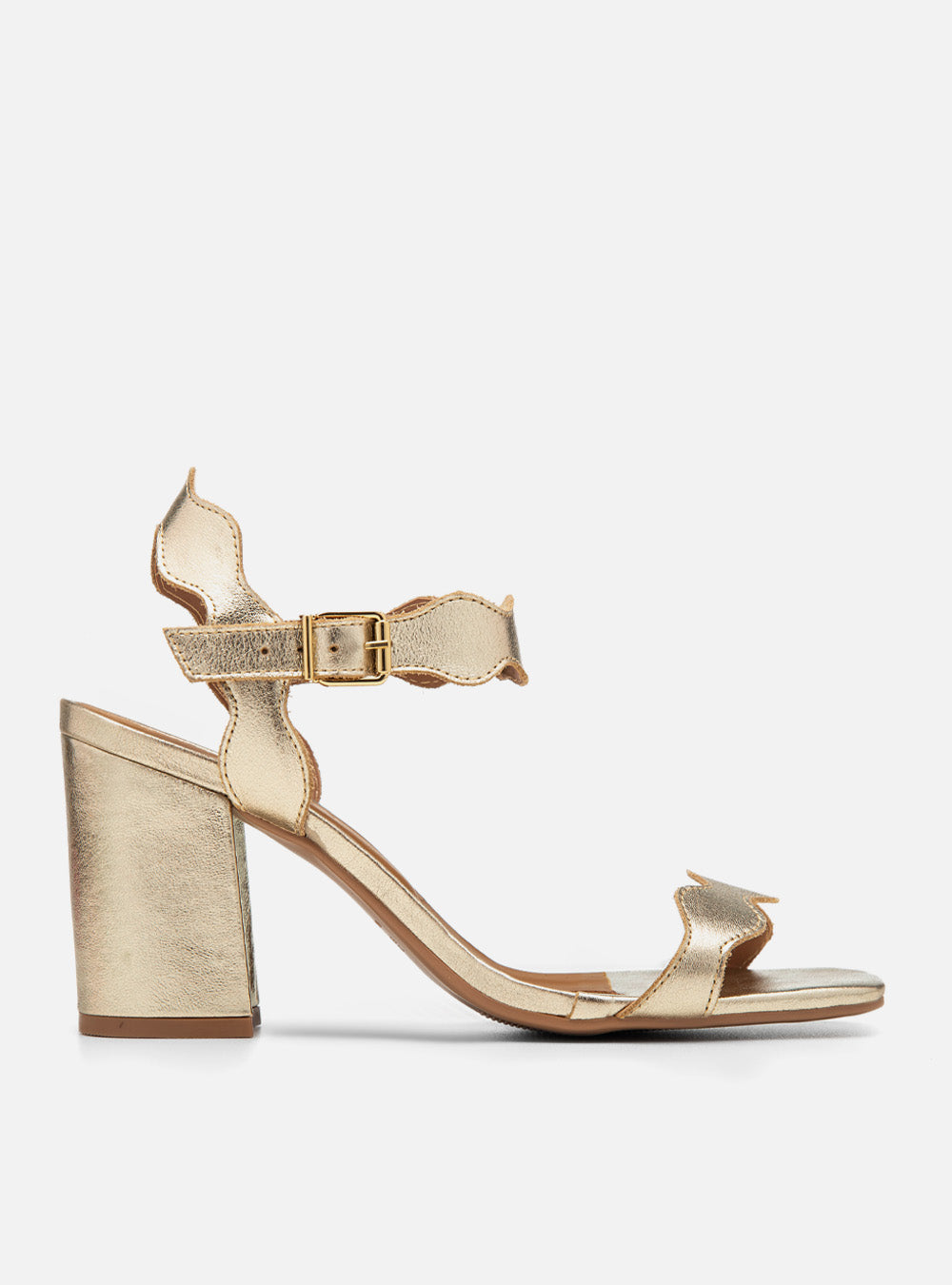 Sandália Salto Bloco em Couro Dourada Tira Fina Ondulada