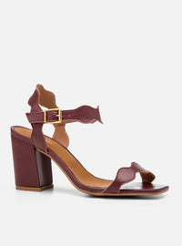 Sandália Salto Bloco em Couro Bordô Tira Fina Ondulada