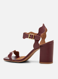 Sandália Salto Bloco em Couro Bordô Tira Fina Ondulada
