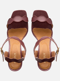 Sandália Salto Bloco em Couro Bordô Tira Fina Ondulada