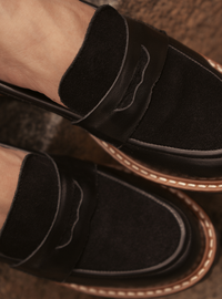 Mocassim Tratorado Preto em Couro