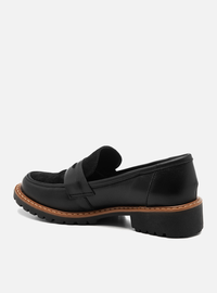 Mocassim Tratorado Preto em Couro