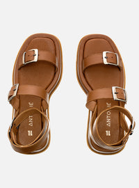 Sandália Flatform Couro Caramelo Fivelas