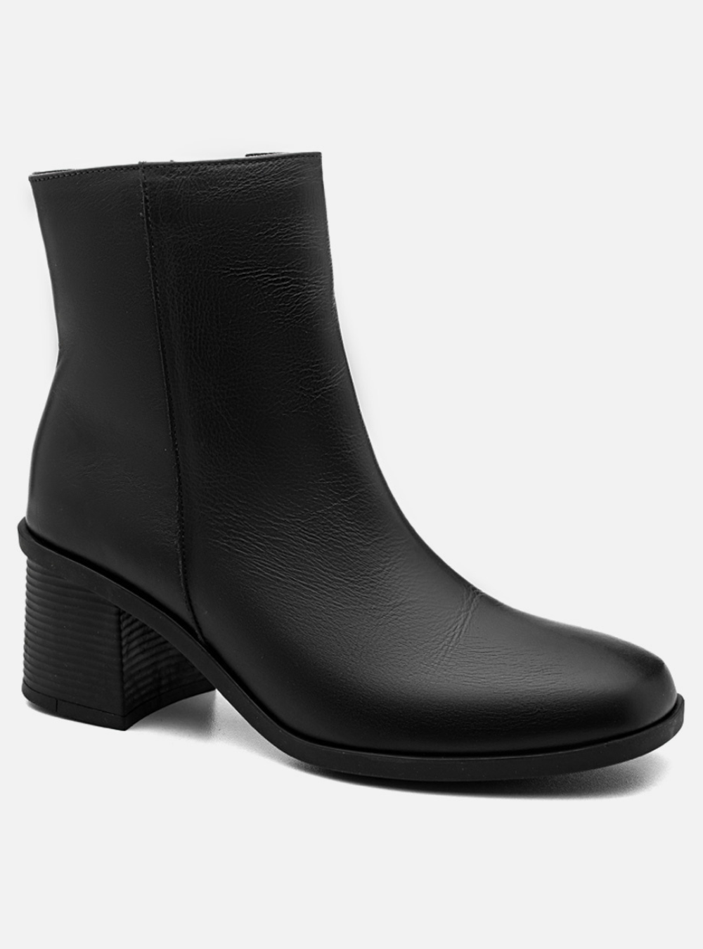Bota em Couro Cano Médio Basic Preto
