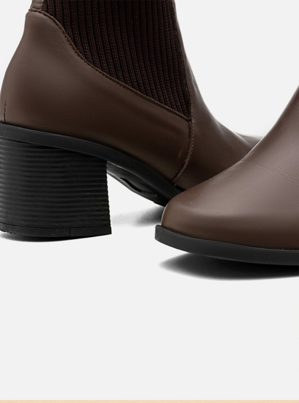 Bota em Couro Cano Médio Meia Café