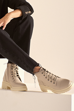 Coturno em Couro Cadarço Julia Off White e Branco