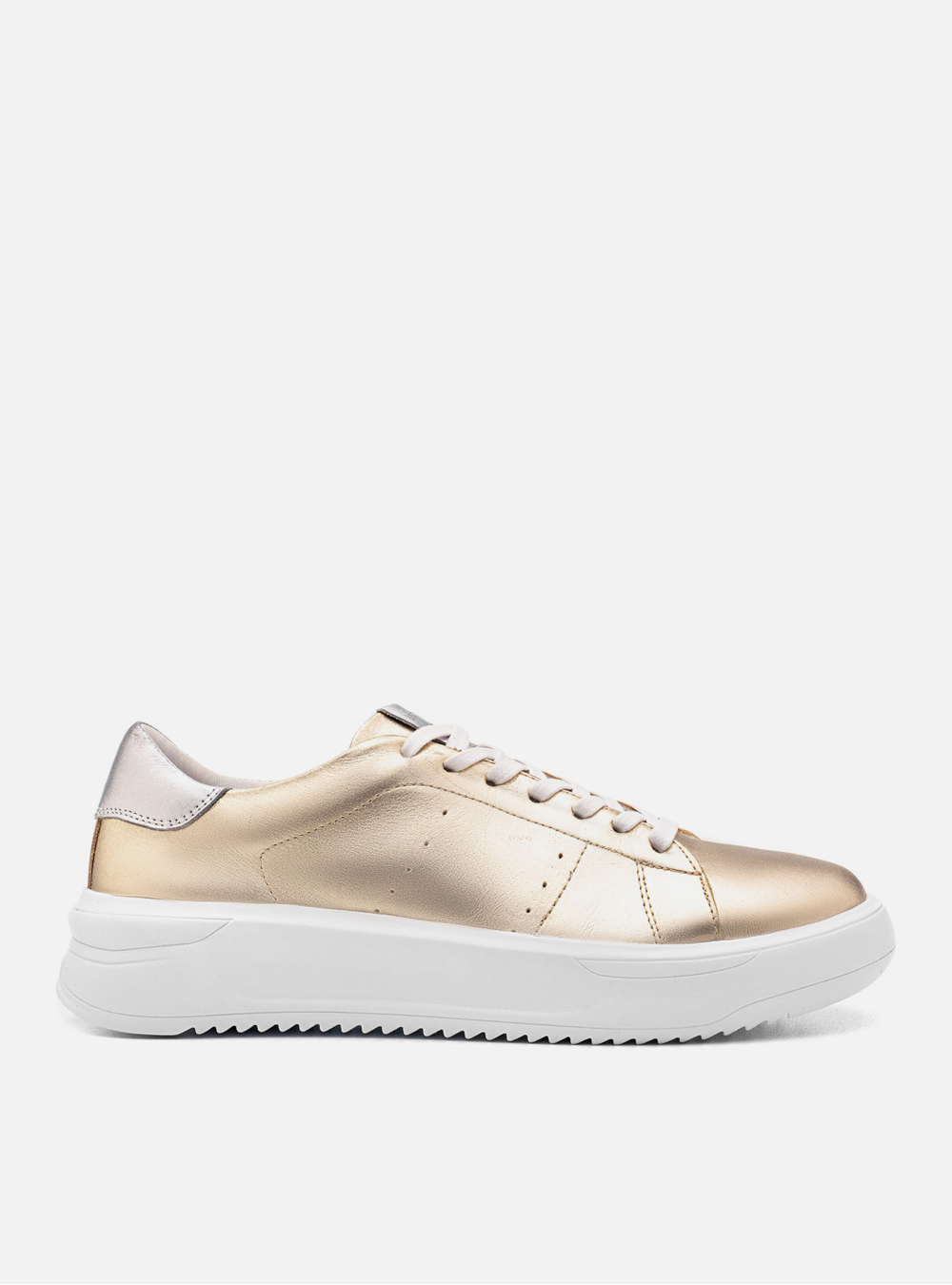 Tênis Couro Dourado Detalhe Prata Sport