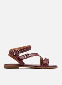 Sandália Rasteira em Couro Bordô Tiras e Fivelas