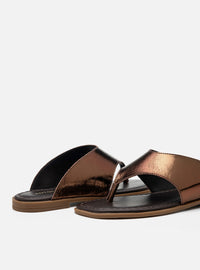 Rasteira em Couro Bronze Thong