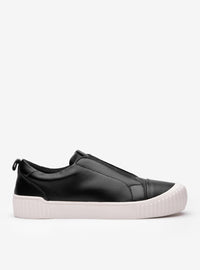 Kit Tênis Olivia | Tênis Slip On Preto + Tênis com Cadarço Branco