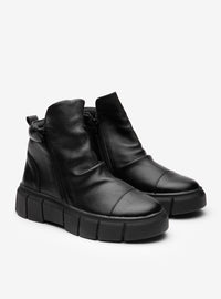 Tênis em Couro Cano Alto Jade Preto