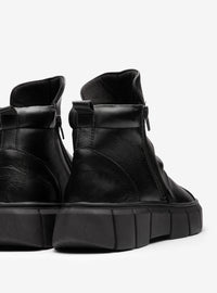 Tênis em Couro Cano Alto Jade Preto