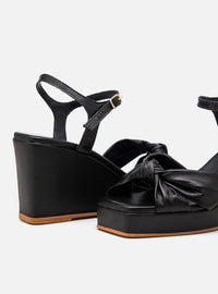 Sandália Anabela em Couro Preta