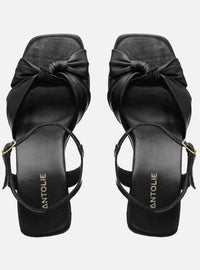 Sandália Anabela em Couro Preta