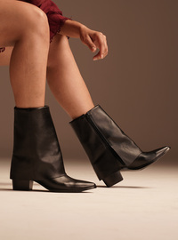 Bota Cano Alto Couro Lapela Salto Bloco Preta