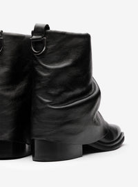Bota Cano Médio Couro Lapela Salto Taco Preta