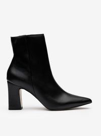 Bota Cano Curto em Couro Preto Bico Fino