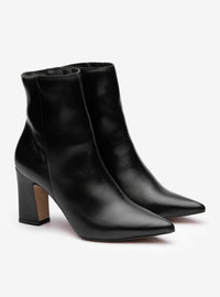 Bota Cano Curto em Couro Preto Bico Fino