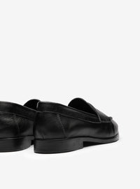 Mocassim em Couro Clássico Preto