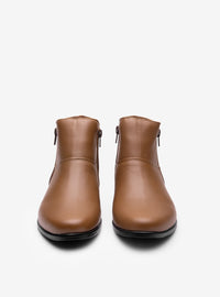 Bota Cano Curto em Couro Caramelo Zíper Lateral