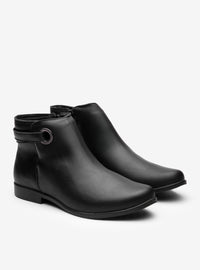Bota Cano Curto em Couro Preta Tira Lateral