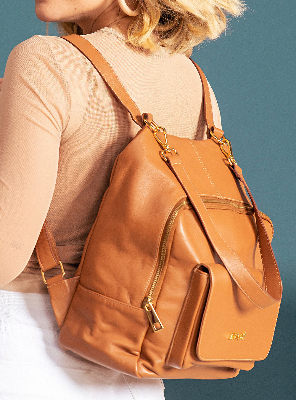 Mochila em Couro Athenas Caramelo