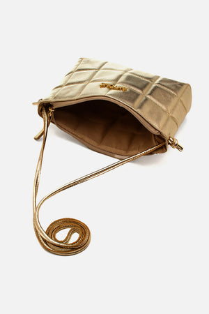Bolsa em Couro Matelassê Dourada Zíper Tiracolo