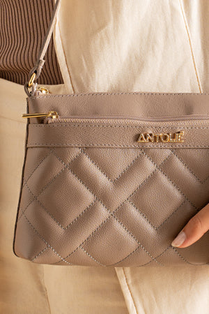 Bolsa em Couro Matelassê Fendi Zíper Duplo Tiracolo