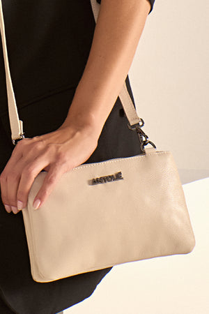 Bolsa em Couro Tiracolo Básica Off White