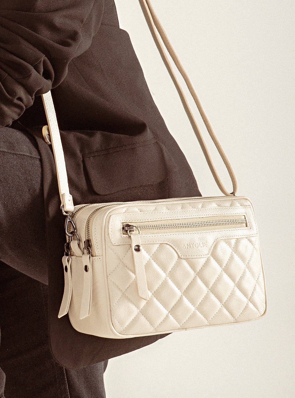 Bolsa em Couro Tiracolo Matelassê Off White