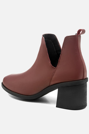 Bota em Couro Cano Médio Recortes Bordô