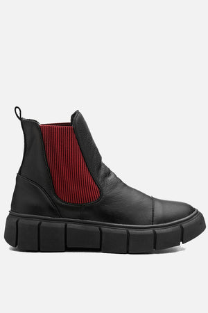 Bota em Couro Chelsea Lia Preto e Vermelho