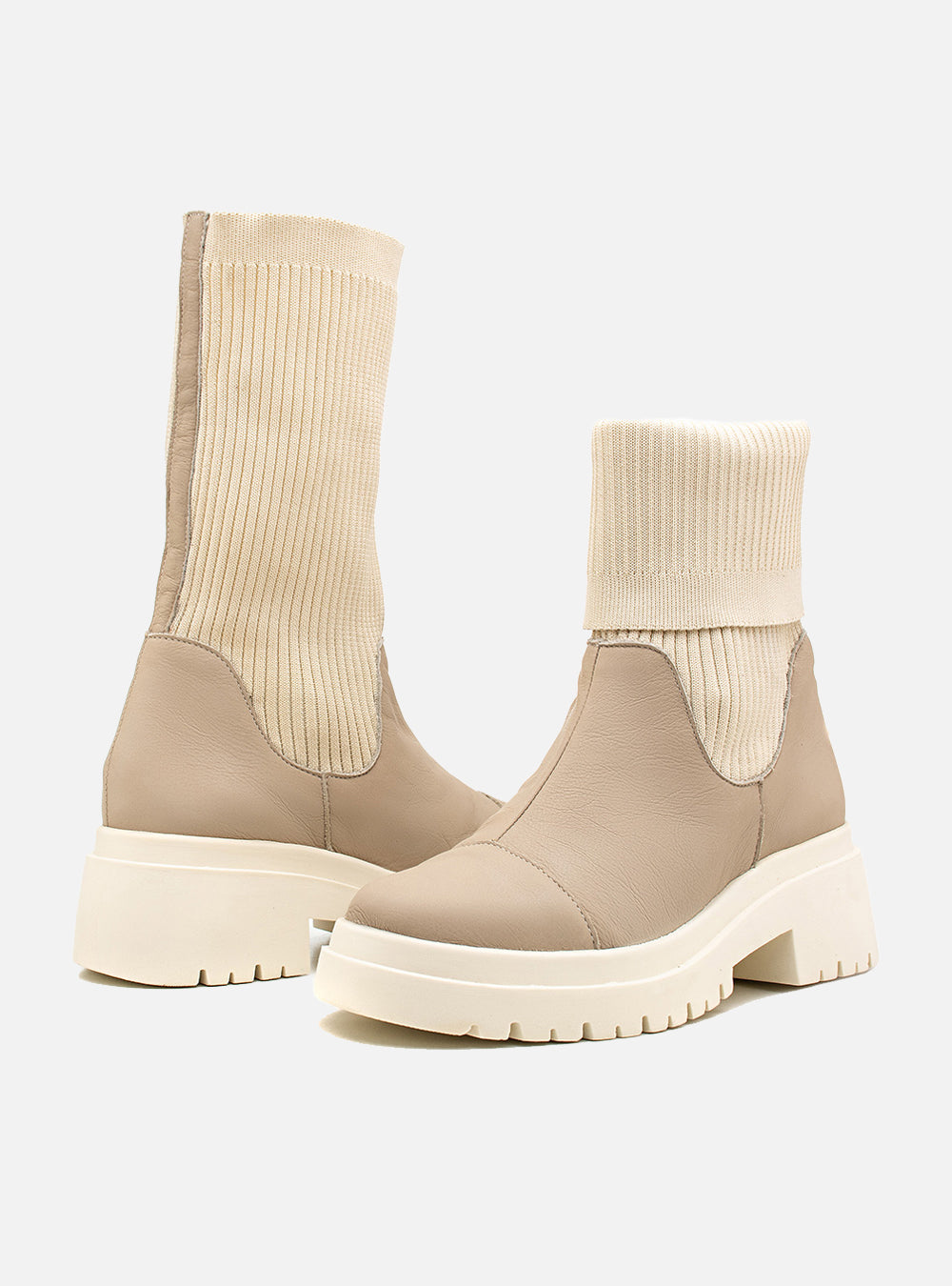 Bota em Couro Tratorado Duo Julia Off White