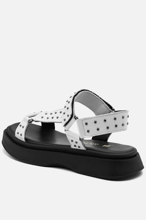 Flatform em Couro com Tachas Bia Branco