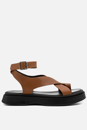 Flatform em Couro Tiras Cruzadas Bia Caramelo