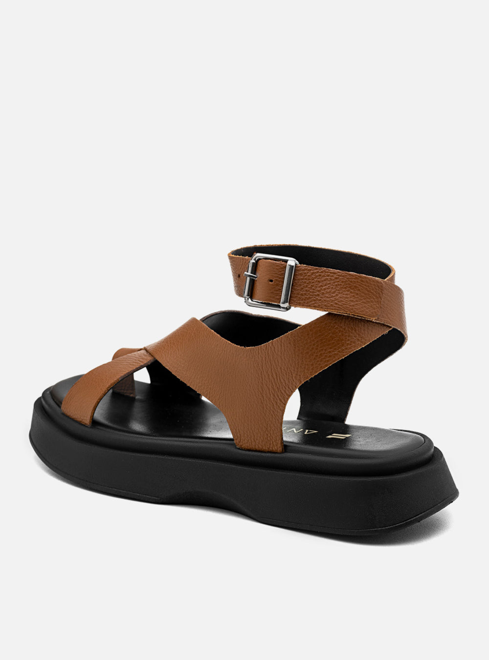 Flatform em Couro Tiras Cruzadas Bia Caramelo